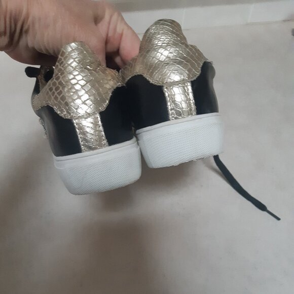 Steve Madden Black Runners (Sneakers) with gold and silver trim Size 8 - Picture 10 of 13